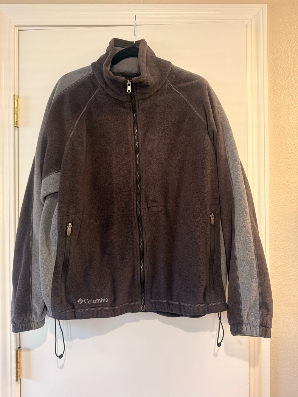 Columbia Men’s Two-Tone Gray Fleece Jacket